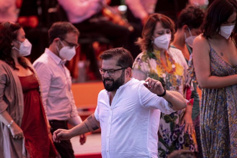 Boric, el presidente más joven de Chile promete un giro feminista