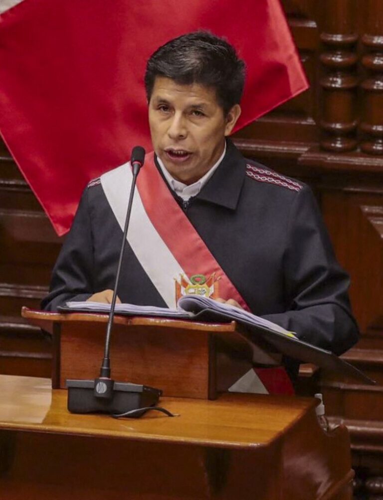 Presidente de Perú niega corrupción