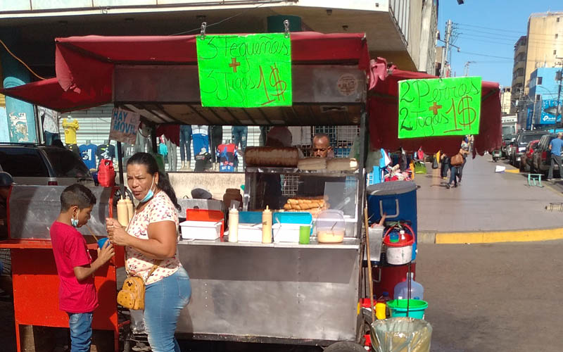 Combos de un dólar marcan la pauta en los puestos de comida rápida