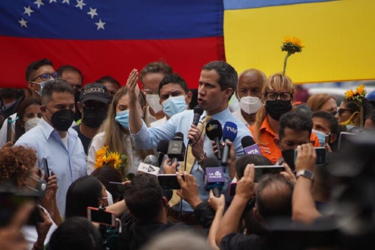 “Cortejar a Maduro o a Putin es cortejar a la muerte”