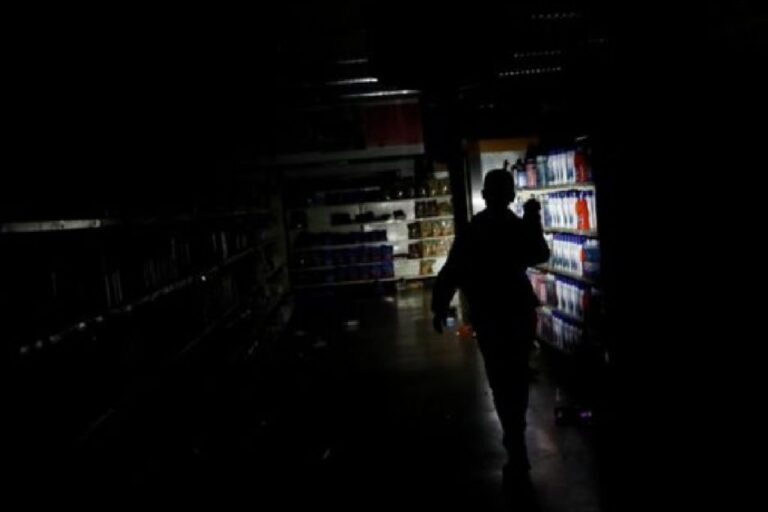Casi 440 mil fallas eléctricas luego del mega apagón