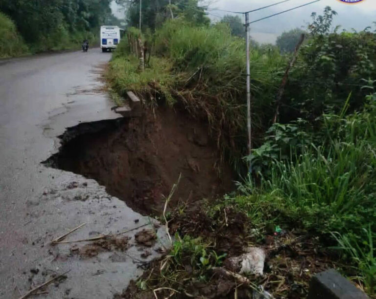 Fallas de borde podrían colapsar vía Panamericana