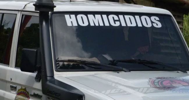 Adolescente violó y asesinó a puñaladas a otra de 11 años en su propia casa