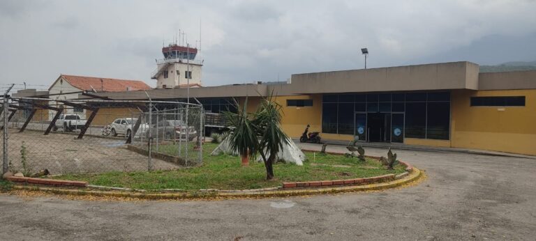 Aeropuerto Internacional de San Antonio espera por reactivación de vuelos comerciales