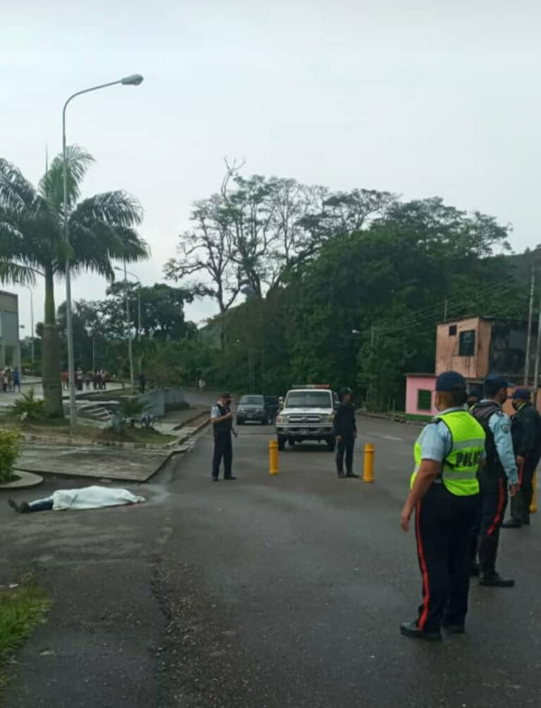 Para despojarlo de la motocicleta asesinan a barbero en Santa Ana
