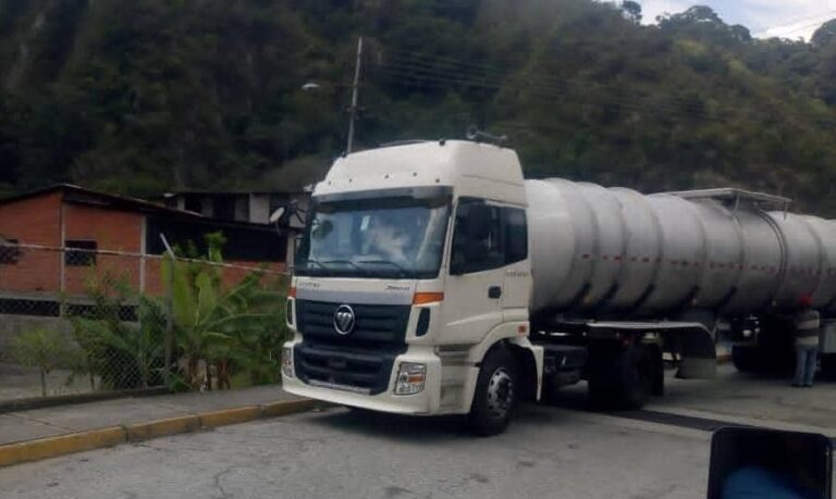 Activan Plan Cisterna de Agua en localidades afectadas por lluvias en Mérida