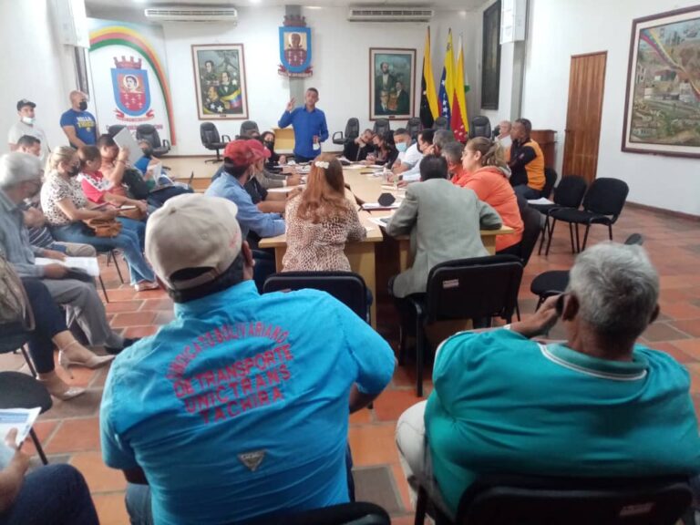 Estudian aumentar sanciones  y multas a transportistas infractores