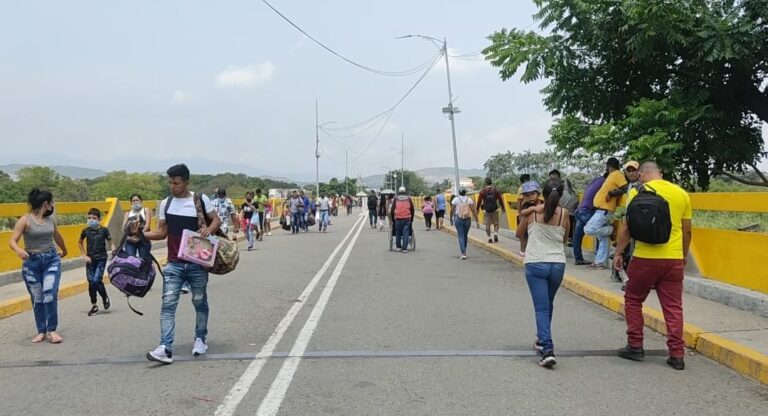 Piden abrir en la frontera las casas de cambio