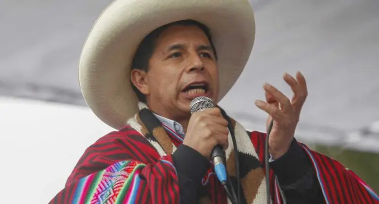 Tormenta política en Perú