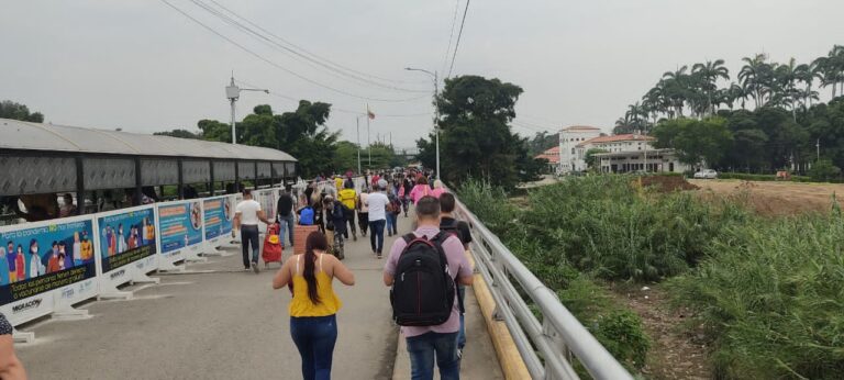 Así se encuentra el puente Simón Bolívar este 1A