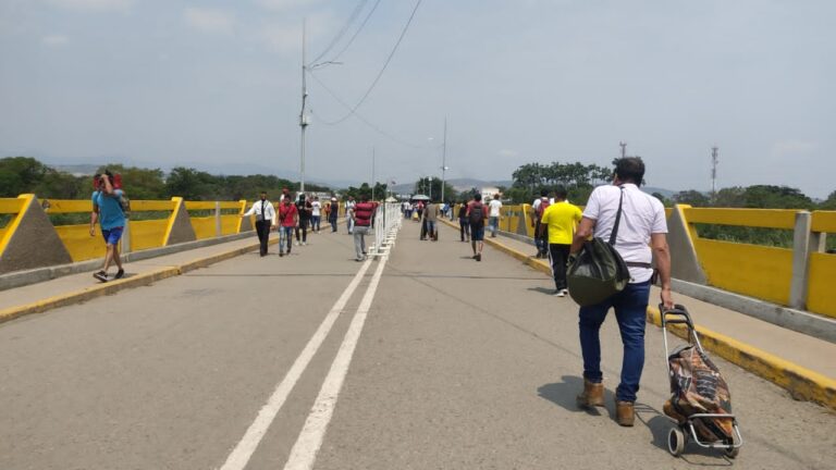 Día de cédula impar por el puente Simón Bolívar