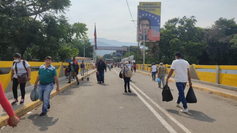 Así luce el paso fronterizo en este inicio de semana