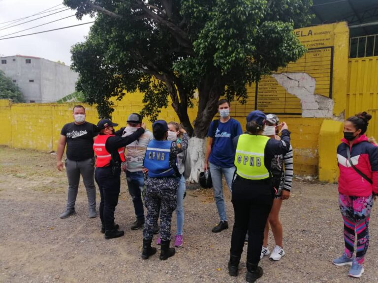 PNB insiste a los transeúntes de la frontera sobre el cumplimiento de las normas de bioseguridad