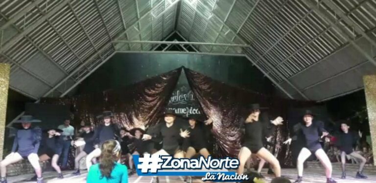 Bailando celebraron los 15 años de la academia KROVIX de Coloncito