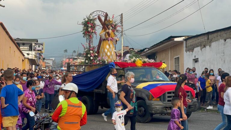 El nazareno de la iglesia San Juan Bautista recorrió las calles de Colón