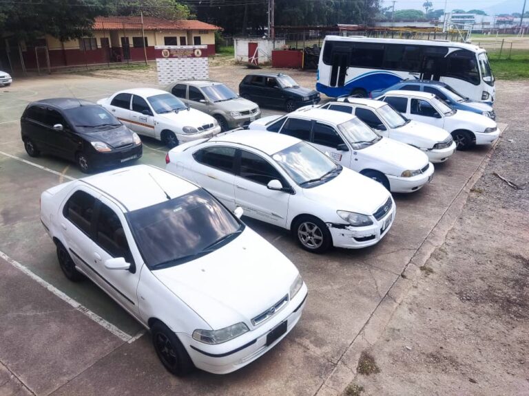 Más de 30 vehículos ‘piratas’ retenidos durante operativos en la frontera