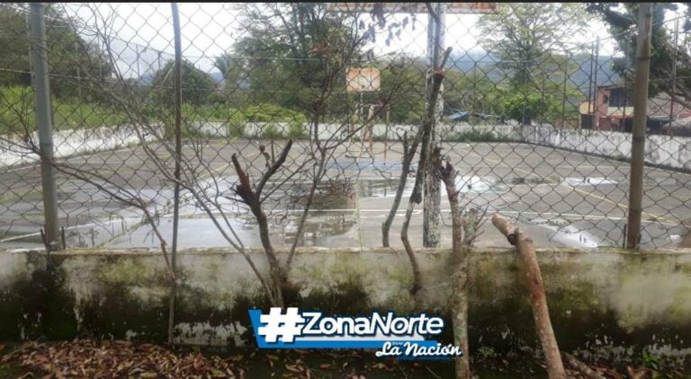 Piden rescatar la cancha del sector Ramón J., Velásquez en Colón