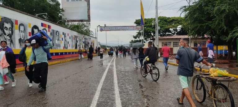 Lluviosa y concurrida: así inicia la semana en la frontera