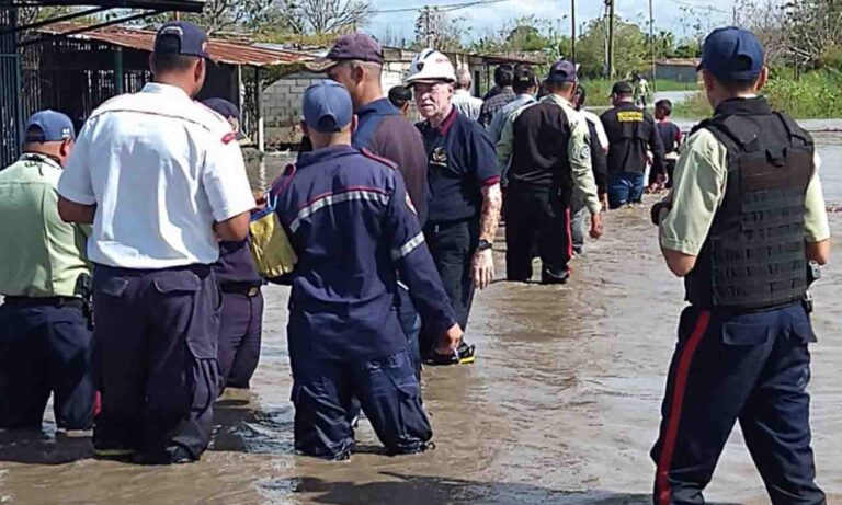 En Zulia despliegan operativo por inundaciones