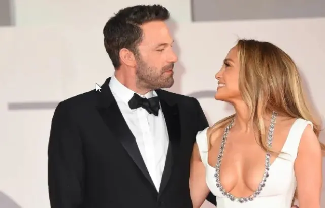 “Me tomó desprevenida”: Jennifer López reveló la insólita manera en la que Ben Affleck le propuso matrimonio