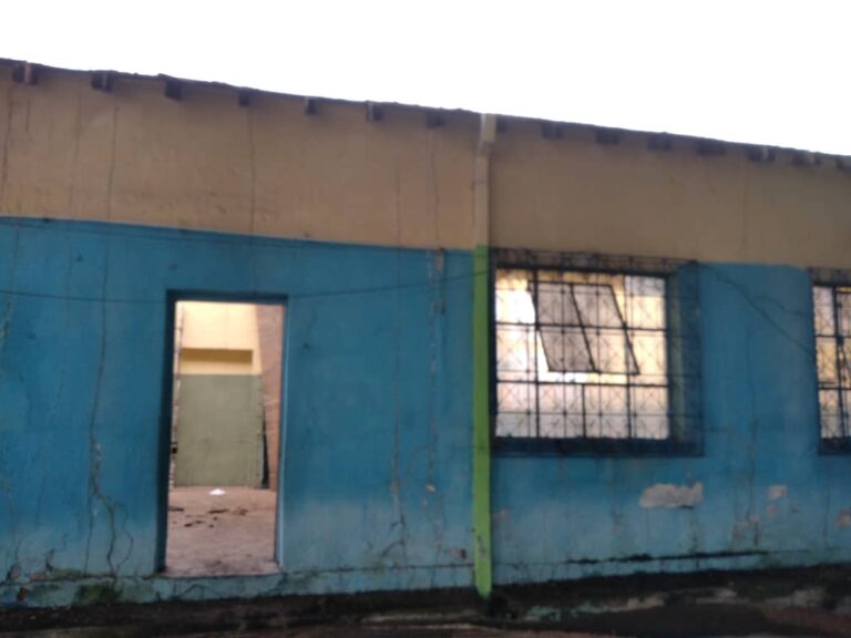 Se inician los trabajos de restauración de la escuela Pedro María Ureña