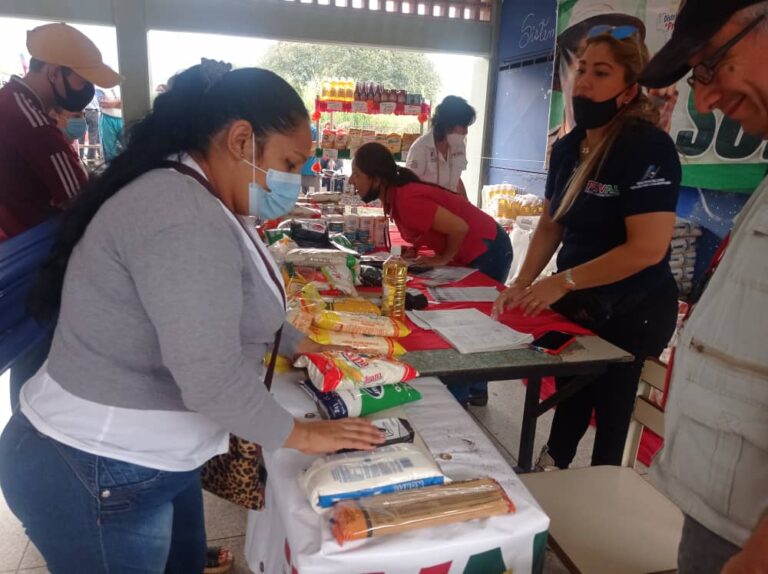 Pdval distribuyó 4 toneladas de alimentos en Cárdenas