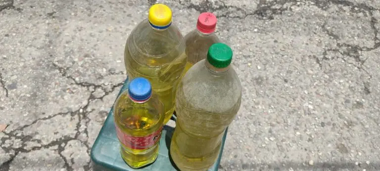 De la venta de gasolina “colombiche” viven decenas de familias fronterizas