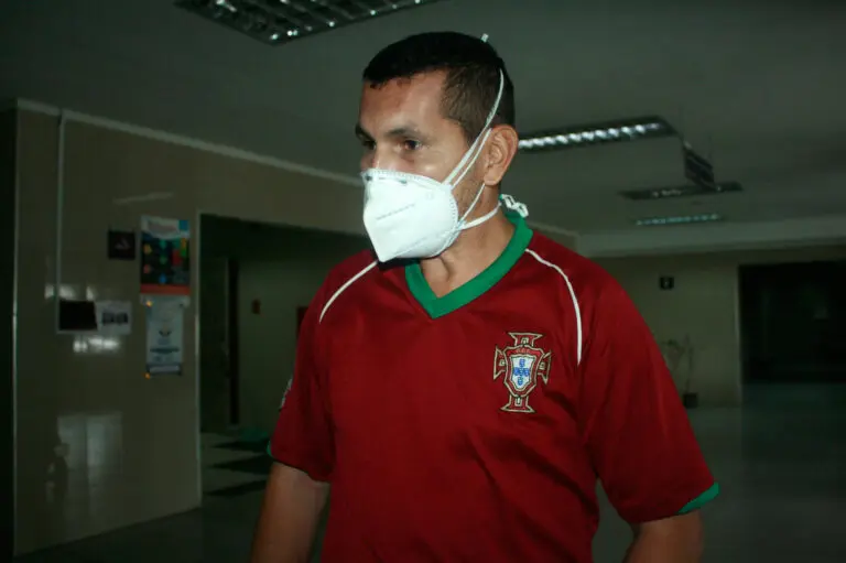 Paciente oncológico reclama  atención quirúrgica en el HC 