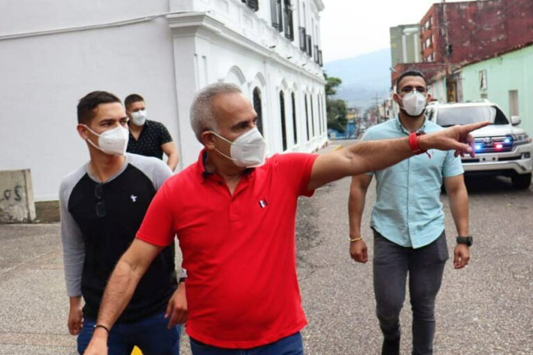 Gobernador invitó al bloque parlamentario de oposición a visitar el embalse