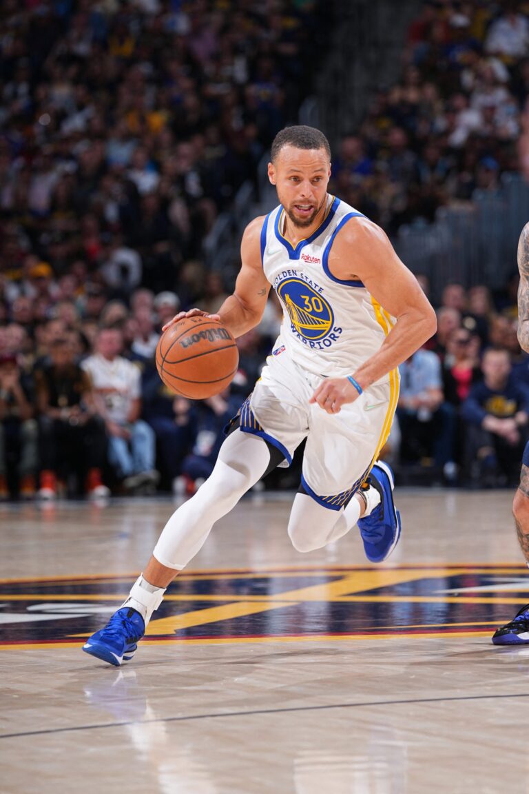 Warriors dominan el Oeste