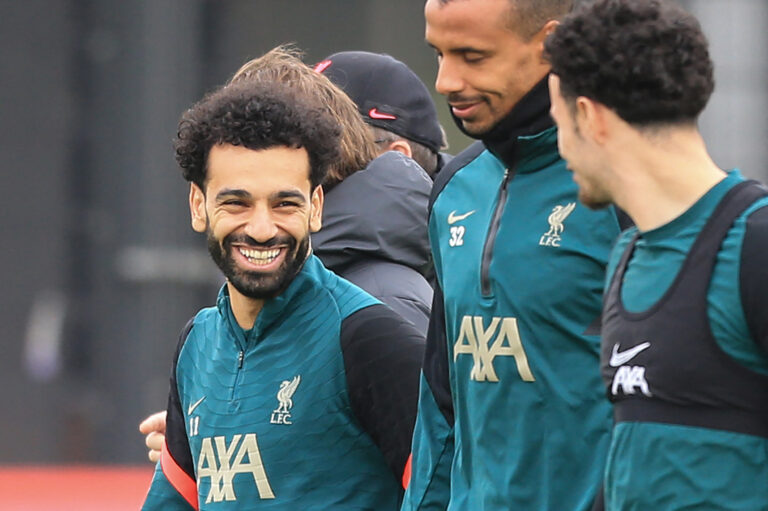 Villarreal y Liverpool juegan un compromiso de alta tensión