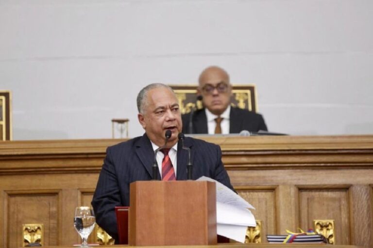 Amenazan a Fedecámaras y comercios por no aplicar tasa del dólar BCV