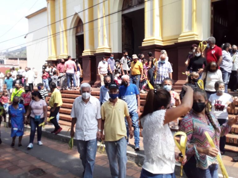 Feligresía de Palmira con devoción y entusiasmo
