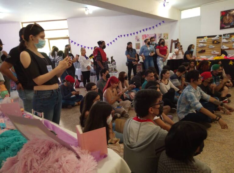 Jóvenes unieron talento artístico en Galería Manuel Osorio Velasco