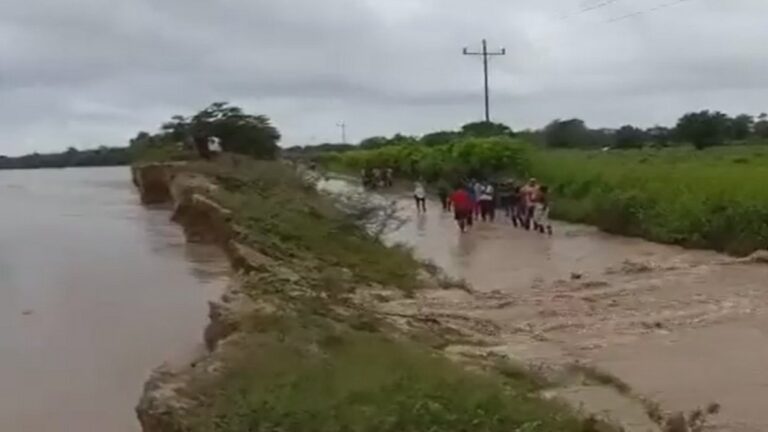 Crecida del río Zulia rompe un dique y arriesga zonas rurales del Catatumbo