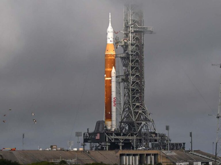 La NASA inicia la prueba final de su megacohete lunar