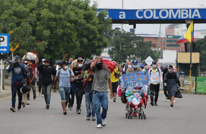 Más de un millón 800 mil venezolanos están en Colombia
