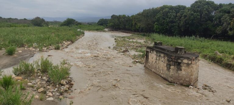 Sigue iracundo el río Táchira