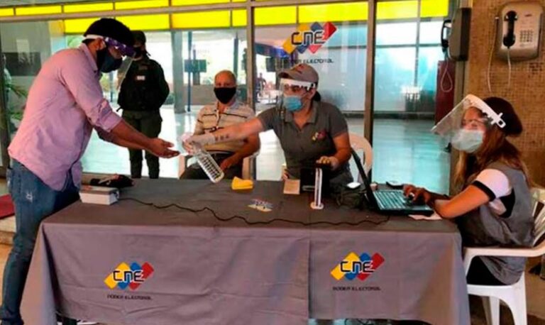 Súmate advierte la importancia del RE en próximas presidenciales