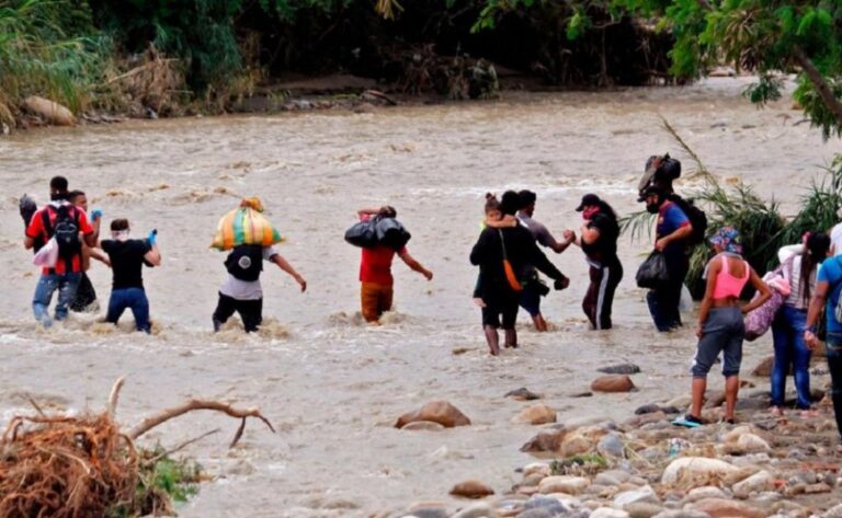 Trochas ocultan asesinatos, violaciones y trata de venezolanas que huyen de la crisis