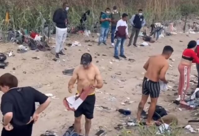 Por qué los venezolanos se desnudan al cruzar la frontera hacia EEUU