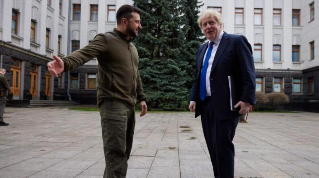 Boris Johnson se reúne con Zelenski en visita sorpresa a Ucrania