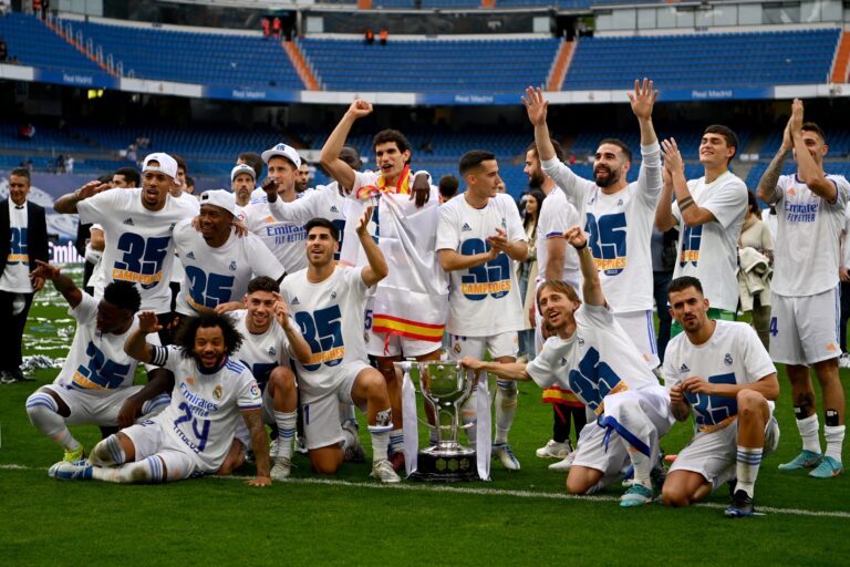 Real Madrid golea y es campeón