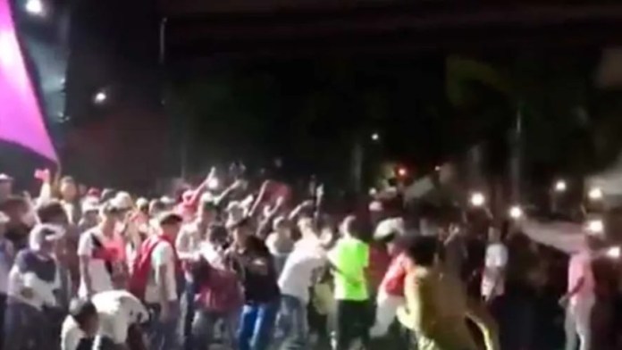 Pelea entre bandas empañó show de carnavales