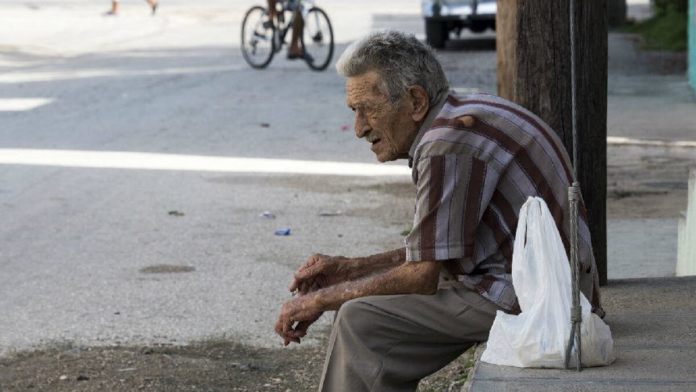500 mil abuelos sobreviven solos Venezuela