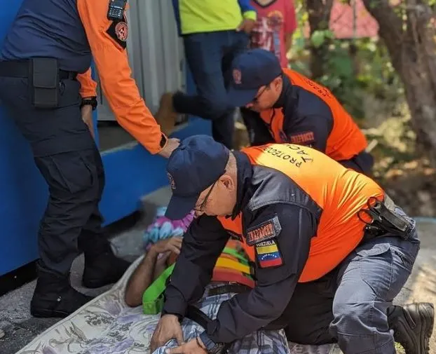 Sexagenario lesionado al caer de segundo piso en El Hiranzo