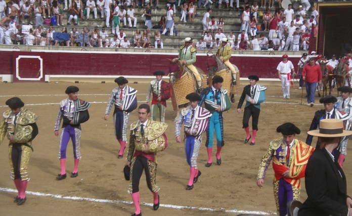 Con maestría, los diestros se entregan en la fiesta brava