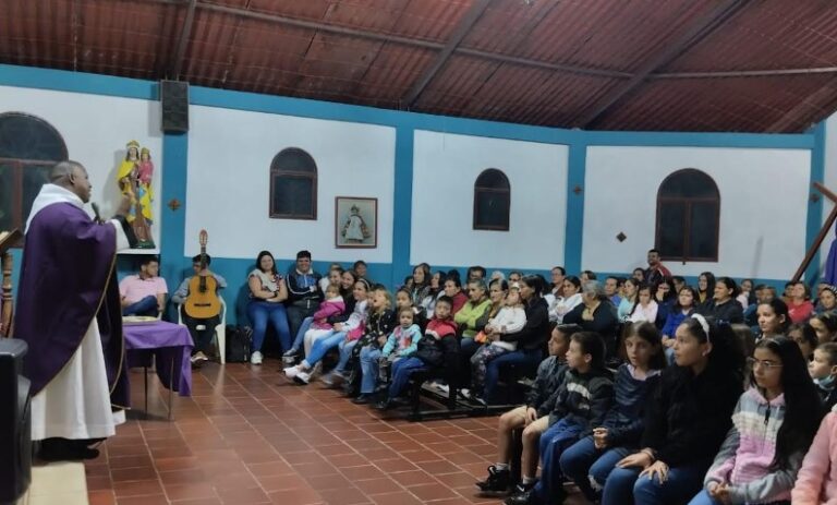 Reliquia de la Beata María de San José llenó de gozo a la aldea Santa Filomena