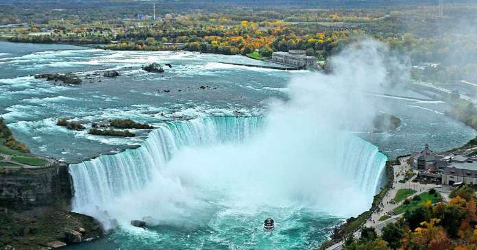 Niño de 5 años sobrevivió tras caer a las Cataratas del Niágara arrastrado por su madre