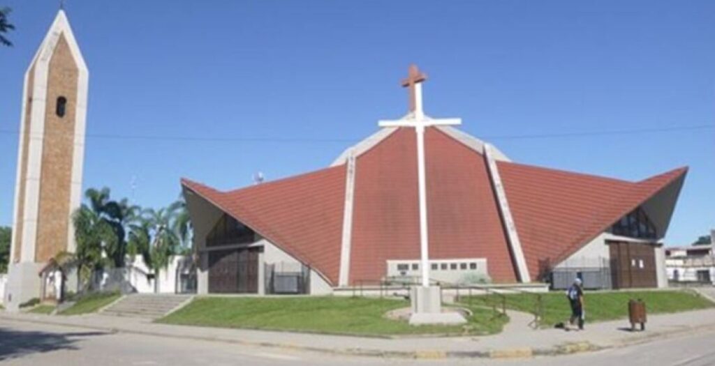 Ladrón se queda dormido con el botín tras robo en iglesia